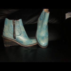 BRAND NEW NEVER WORN!!